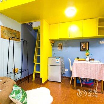 上海外滩边的英式老房带阳台Loft旅行家复式酒店提供图片