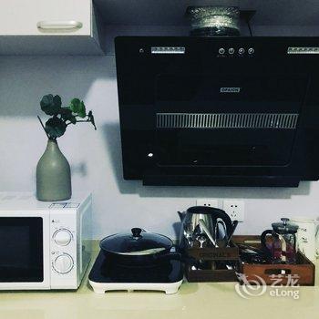 上海外滩边的英式老房带阳台Loft旅行家复式酒店提供图片