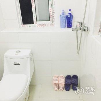 上海老弄堂天窗小白屋普通公寓酒店提供图片