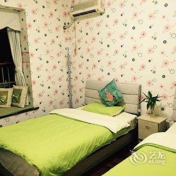 成都华西川大附近文艺复式楼中楼10居公寓(金陵横路48号分店)酒店提供图片