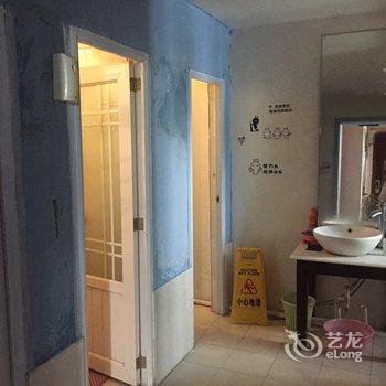成都华西川大附近文艺复式楼中楼10居公寓(金陵横路48号分店)酒店提供图片