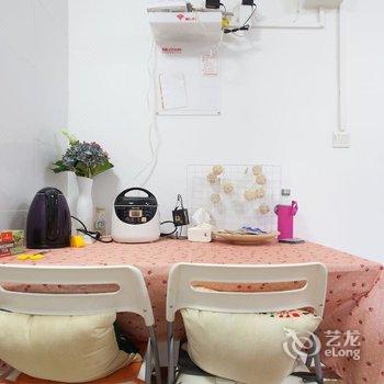 上海市中心温馨设计感公寓(法华镇路分店)酒店提供图片