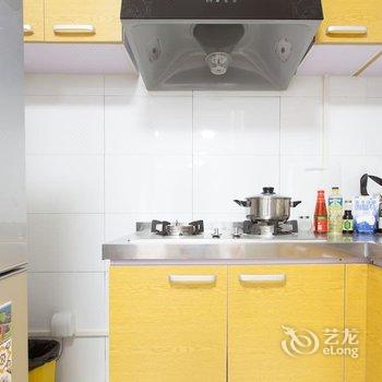 上海市中心温馨设计感公寓(法华镇路分店)酒店提供图片