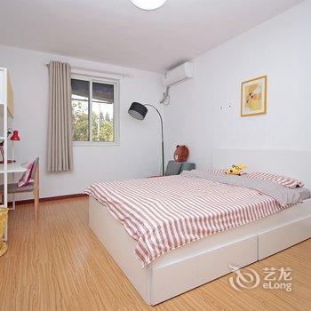 上海市中心温馨设计感公寓(法华镇路分店)酒店提供图片