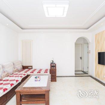 青岛金沙滩啤酒城三室一厅家庭套房公寓酒店提供图片