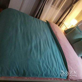 广州白云机场龙归地铁站附近宜家电影房整租公寓(柏塘一社公园分店)酒店提供图片