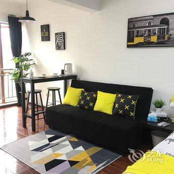 重庆庄严公寓(渝宠主题乐园分店)酒店提供图片