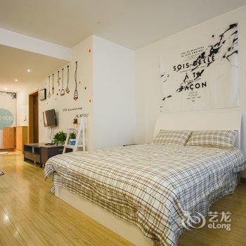 重庆寻梦年华公寓酒店提供图片