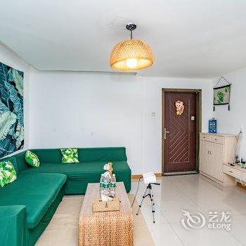 重庆跟随哆啦A梦的脚步回到过去公寓(人民解放纪念碑分店)酒店提供图片