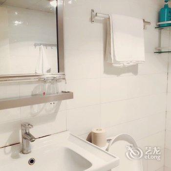 重庆零贰叁民宿(渝中区通远门旅游景区分店)酒店提供图片