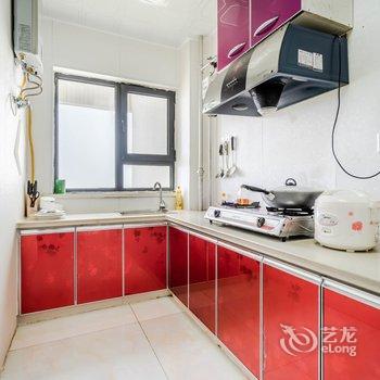 青岛紧靠金沙滩啤酒节海底隧道海景公寓(黄岛区政府会议中心分店)酒店提供图片