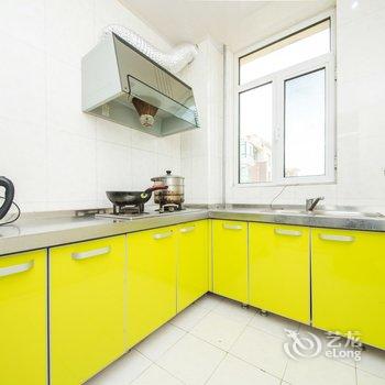 青岛金沙滩啤酒节一站式海景公寓(天目山路分店)酒店提供图片