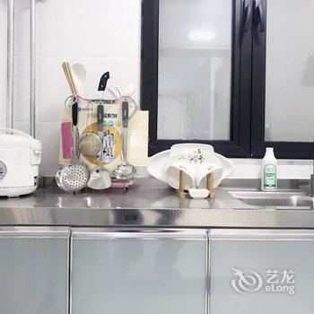 青岛风一样的果爸公寓酒店提供图片