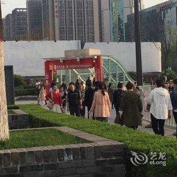 西安市南门城墙外民宿地铁永宁门站石头妈(体育馆东路分店)酒店提供图片