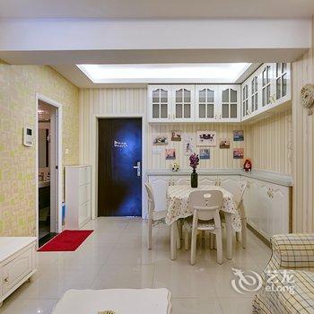 成都等小风徐来公寓酒店提供图片