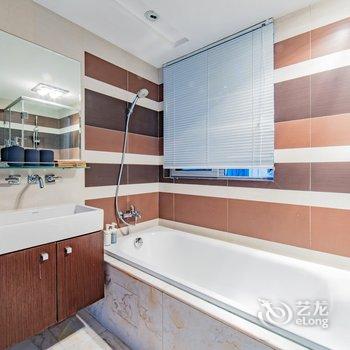 成都站高/太古里/IFS/270度观景落地窗公寓酒店提供图片