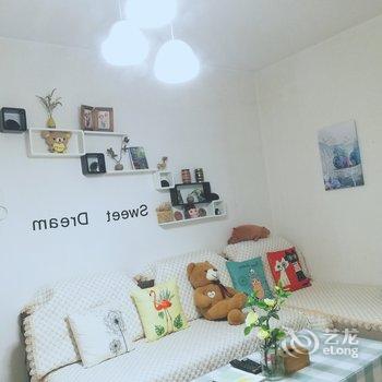 重庆小2公寓(五黄路分店)酒店提供图片