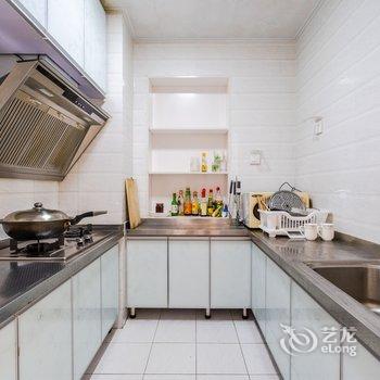 青岛h秋天的枫叶公寓酒店提供图片