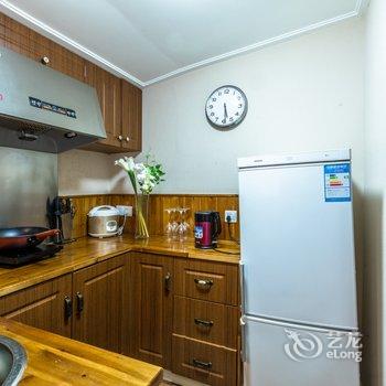 上海文青咖客特色民宿(镇宁路分店)酒店提供图片