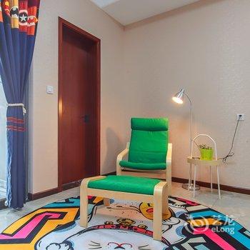 重庆翠湖小家—网红轻轨旁边江景房邻江看湖公寓(重庆天地分店)酒店提供图片