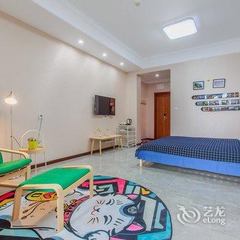 重庆翠湖小家—网红轻轨旁边江景房邻江看湖公寓(重庆天地分店)酒店提供图片