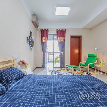 重庆翠湖小家—网红轻轨旁边江景房邻江看湖公寓(重庆天地分店)酒店提供图片