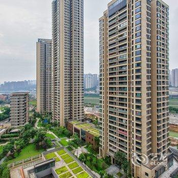 重庆翠湖小家—网红轻轨旁边江景房邻江看湖公寓(重庆天地分店)酒店提供图片
