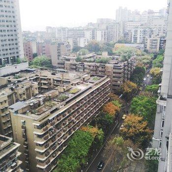 重庆简·行民宿(渝中区通远门旅游景区分店)酒店提供图片