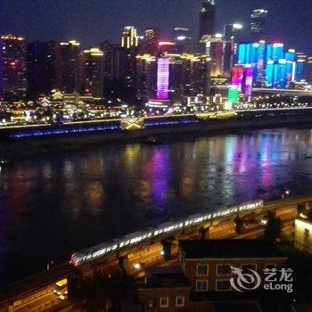 重庆恍然间公寓(周公馆分店)酒店提供图片