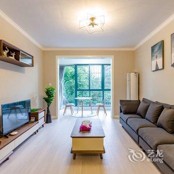 成都鹿鹿小屋公寓(绮霞园分店)酒店提供图片
