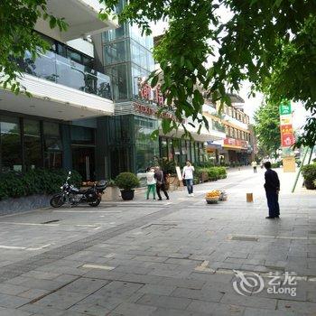 重庆奔跑吧小飞机公寓(南滨路景区分店)酒店提供图片