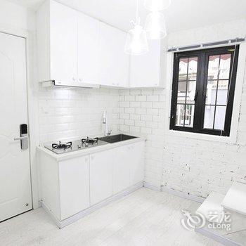 上海后窗日租民宿(绍兴路分店)酒店提供图片