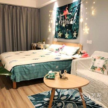 成都猪小佩奇公寓(古中市街西口分店)酒店提供图片