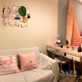 成都猪小佩奇公寓(古中市街西口分店)酒店提供图片