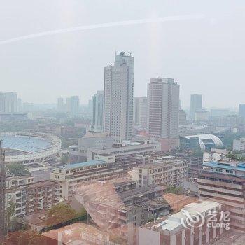 成都乐享多公寓(全年红红木艺术馆分店)酒店提供图片