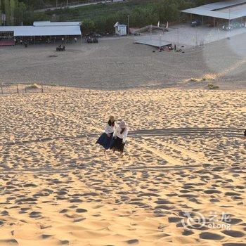 敦煌唐人山庄沙漠露营基地酒店提供图片