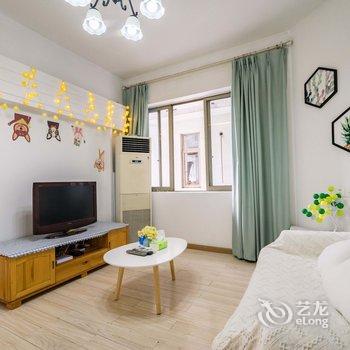 重庆叁什贰公寓(东水门分店)酒店提供图片