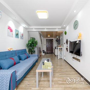 重庆佳玥公寓(歇台子村分店)酒店提供图片