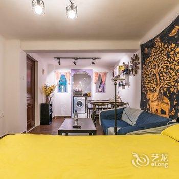 CandyZHANG民宿(上海张爱玲故居店)酒店提供图片