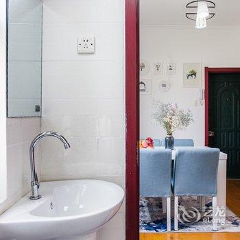 快乐前行公寓(青岛革命烈士纪念馆店)酒店提供图片