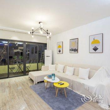 重庆左右民宿(千佛寺分店)酒店提供图片