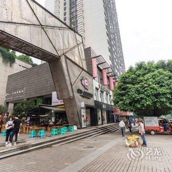 重庆叁什贰公寓(欢乐多儿童乐园分店)酒店提供图片