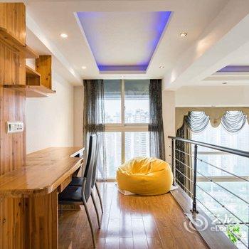 重庆叁什贰公寓(欢乐多儿童乐园分店)酒店提供图片