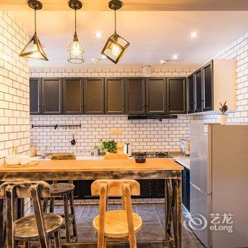 重庆叁什贰公寓(欢乐海底世界分店)酒店提供图片