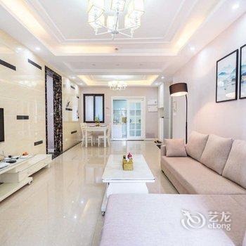 重庆叁什贰公寓(北城二路分店)酒店提供图片