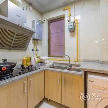 成都黑色的光公寓(伏龙村分店)酒店提供图片