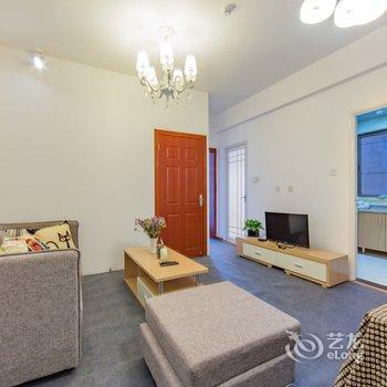 成都黑色的光公寓(伏龙村分店)酒店提供图片