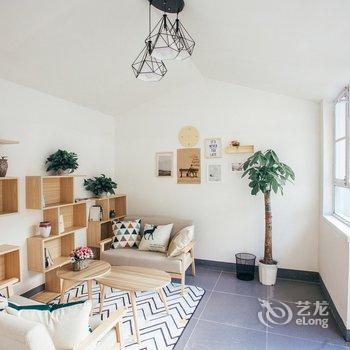 丛前有座山客栈(北京靳家堡村店)酒店提供图片