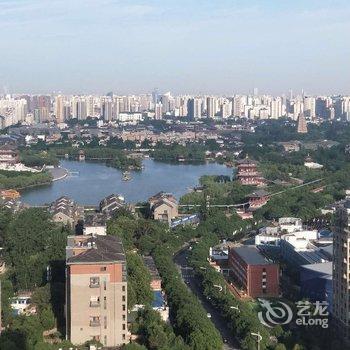 西安大雁塔大唐芙蓉园海洋馆观景三居室公寓酒店提供图片