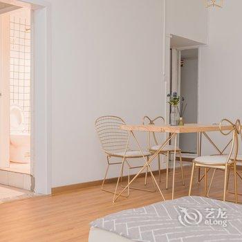 重庆零贰叁民宿酒店提供图片